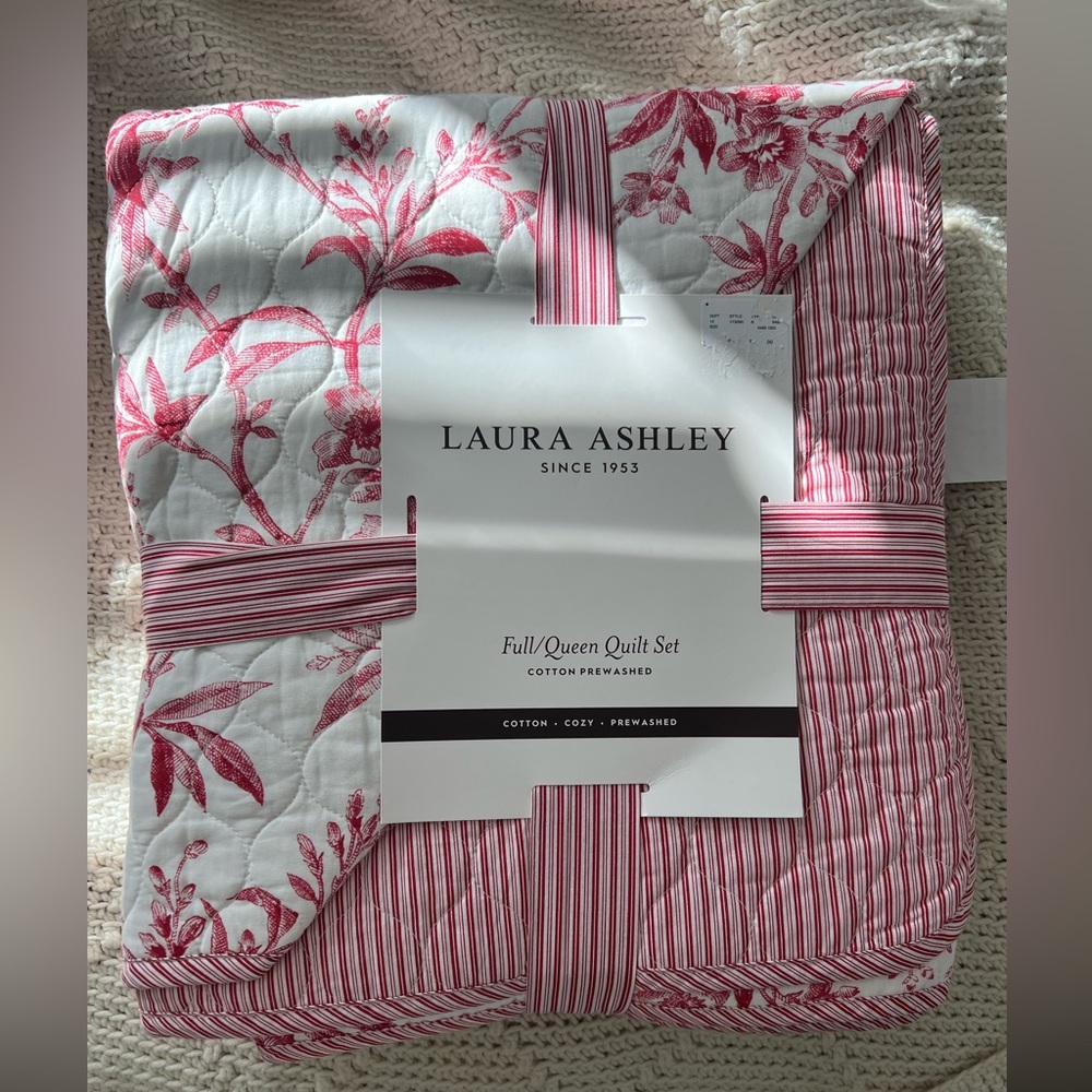 Laura ashley Faye toile red quilt set